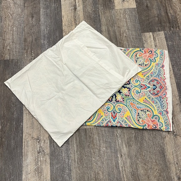 Pottery Barn Bindle Two Organic Cotton Standard Multi Color White Pillow Cases - Picture 3 of 6